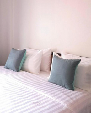 RoongThoeng Place Hotel
